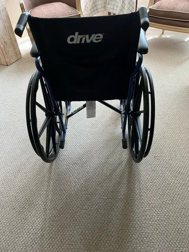 wheelchair - Photo 2