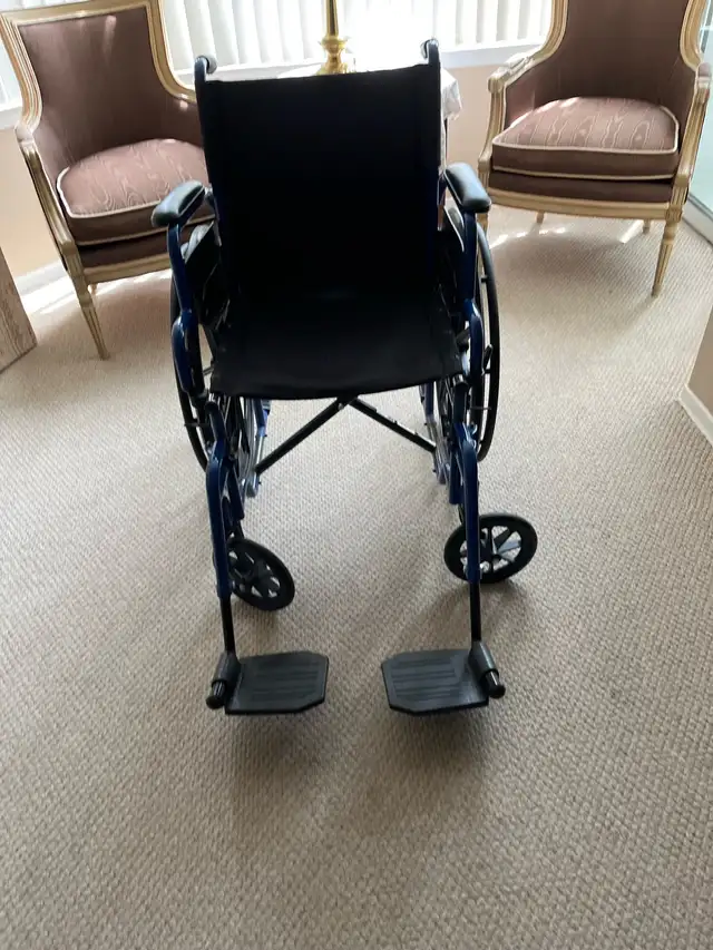 wheelchair - Photo 3