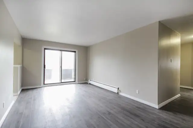 PARKING SPACE, WATER & HEAT INCLUDED - Hugo Place 2BR Lower Apt - Photo 5