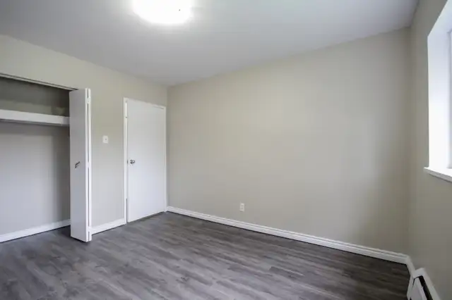 PARKING SPACE, WATER & HEAT INCLUDED - Hugo Place 2BR Lower Apt - Photo 8