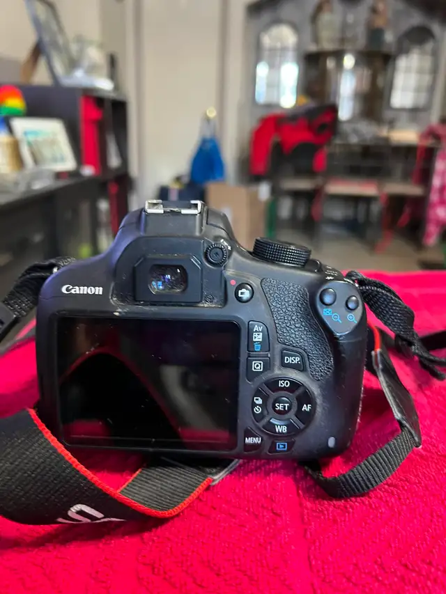 Canon EOS Rebel T-7 Camera Package - Photo 3