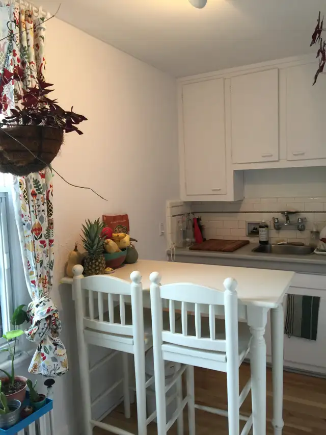 Appartement 2 1/2 Chauffé, eau chaude, poêle, frigo, Juillet - Photo 9