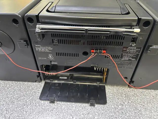 Sony CFD-535 BoomBox AM/FM Cassette Player With Remote - Photo 3