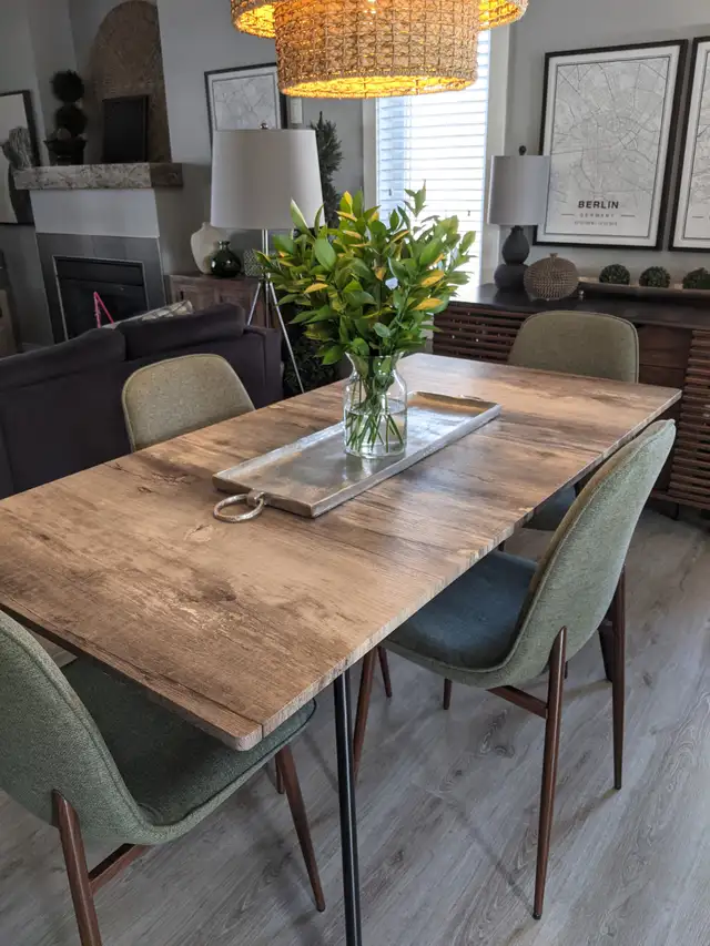 Dining Table - Photo 4