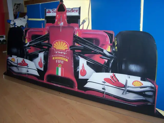 SUPER RARE FERRARI FORMULA 1 PLEXIGLASS 68'x34' ALONSO-RAIKKONEN - Photo 3