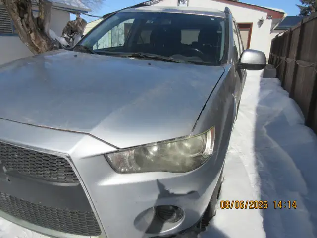 2011 Mitsubishi Outlander ES SAFTIED! - Photo 3