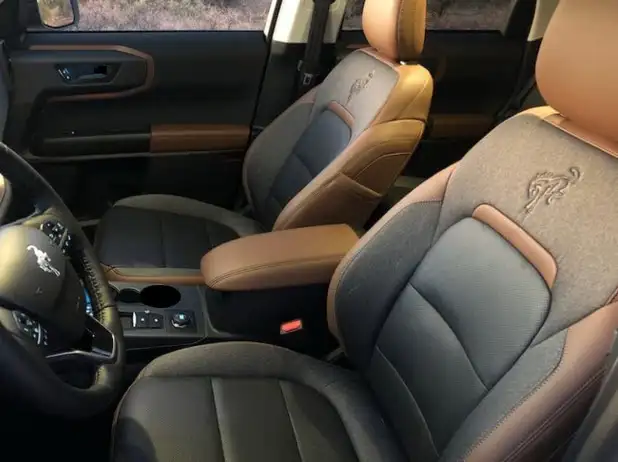 2024 Ford Bronco Outer Banks - Photo 8