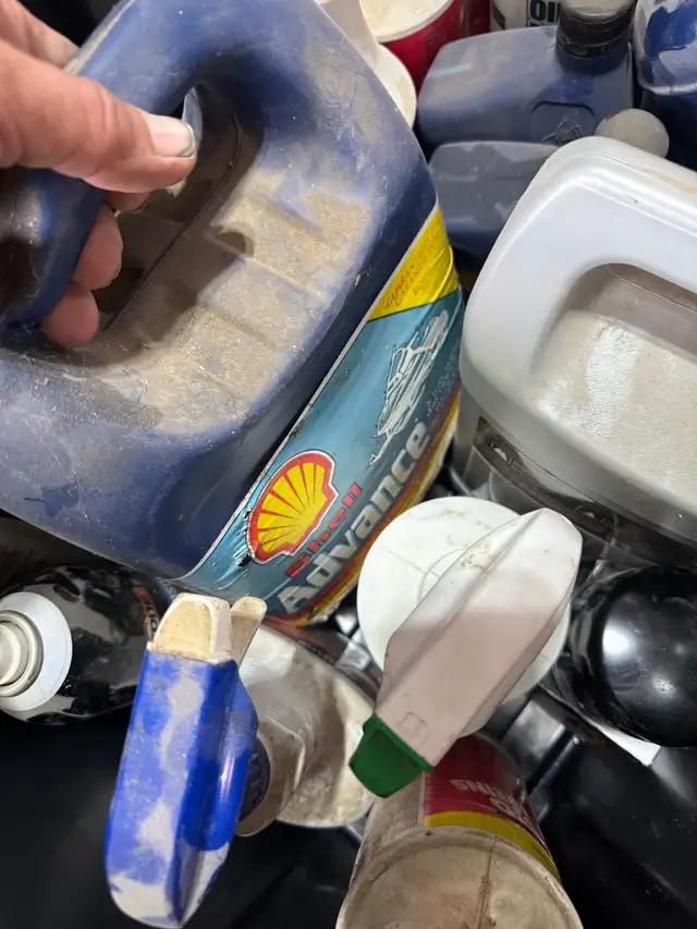 tote of engine/auto oils and cleaners - Photo 4