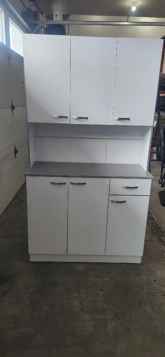 kitchen buffet cabinet with hutch - Photo 2