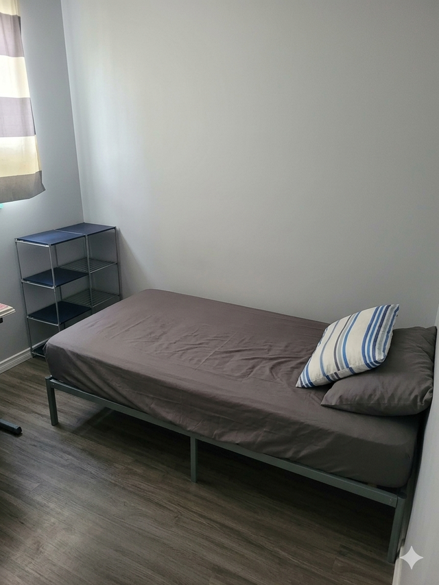 Room for Rent - Photo 2