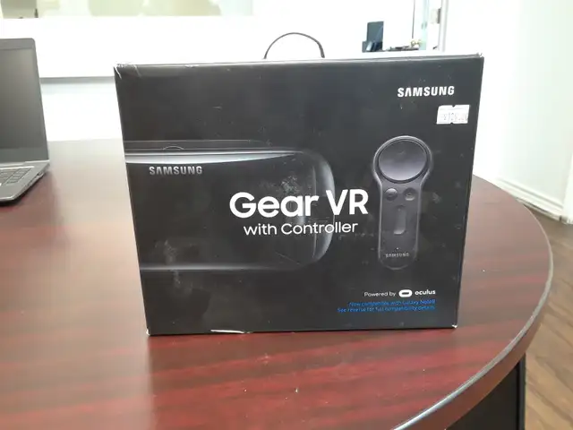Samsung Gear VR with Controller (NEW)