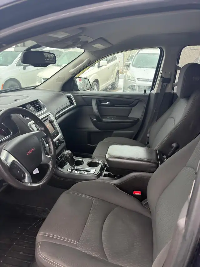 2015 GMC Acadia AWD - Photo 9