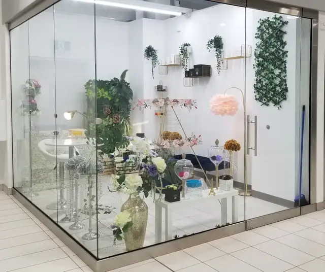 Corner-close to Atrium, New Horizon Mall-for Lease