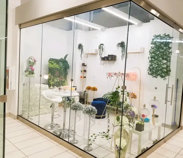 Corner-close to Atrium, New Horizon Mall-for Lease - Photo 5