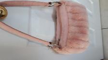 SAC À MAIN ROSE IMITATION VISON 6'x9'BANDOULIÈRE SUÈDE: $10.00