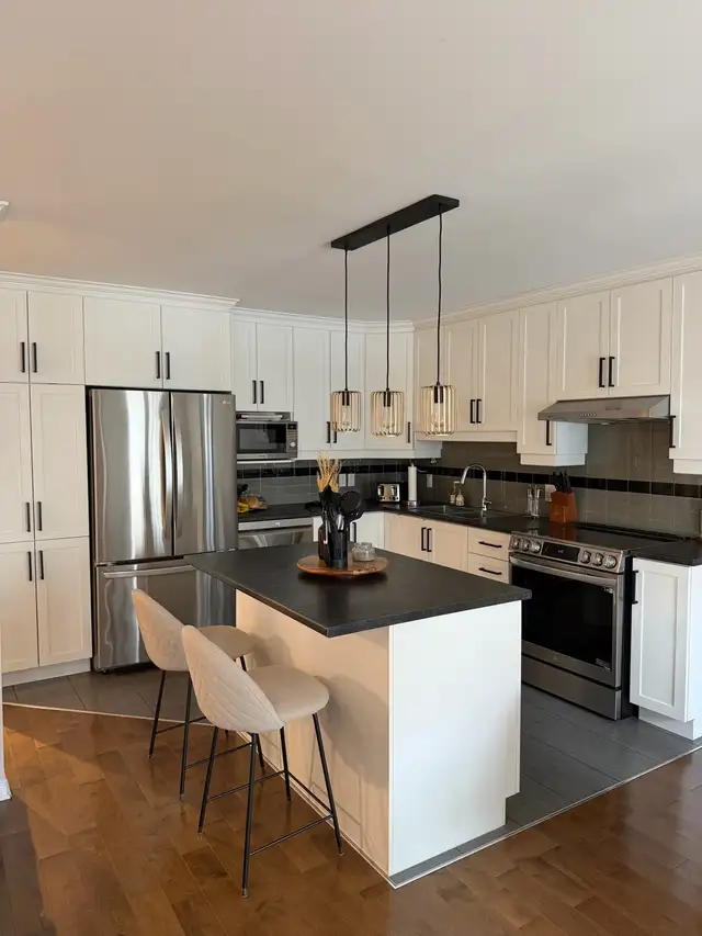 Superbe condo - Grand 4 1/2 à louer - Photo 2