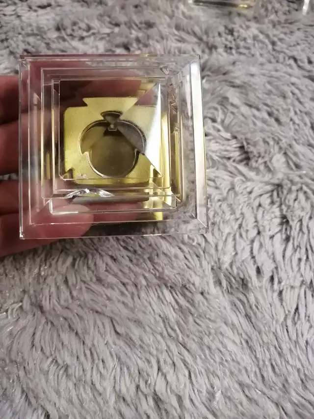 Decorative curtain knobs have four - Photo 3