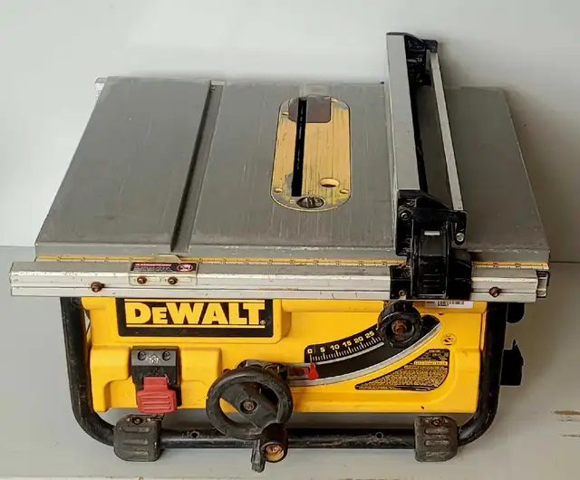 DeWalt 10' Compact Jobsite Table Saw DWE7480 (31286617)