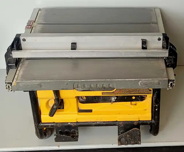 DeWalt 10' Compact Jobsite Table Saw DWE7480 (31286617) - Photo 3