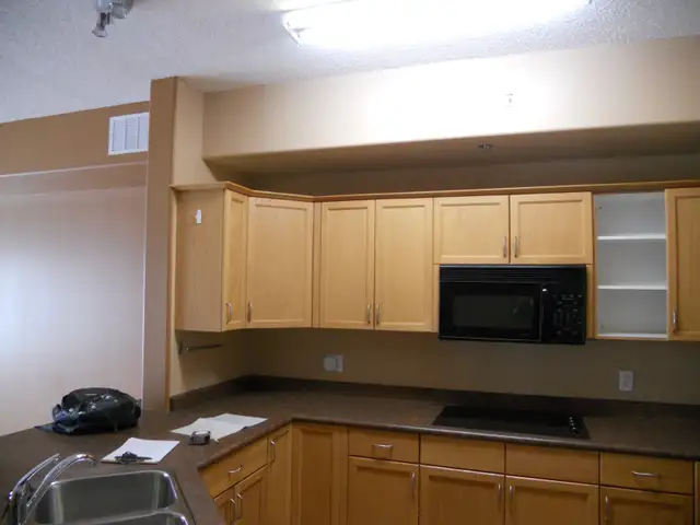 Kitchen Cupboards - Photo 2