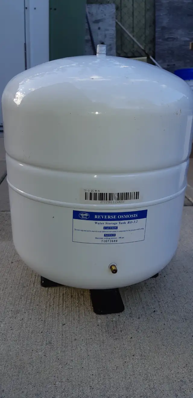 WATER STORAGE TANK RO-3.2 (Like New)