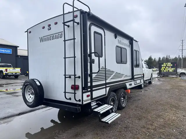2020 WINNIBAGO Winnebago Micro Minnie 1706 FB used for sale - Photo 3