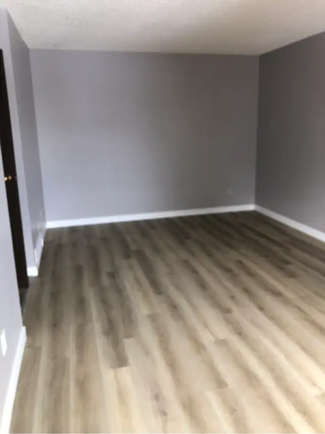 Lacombe Condo For Rent - Photo 3