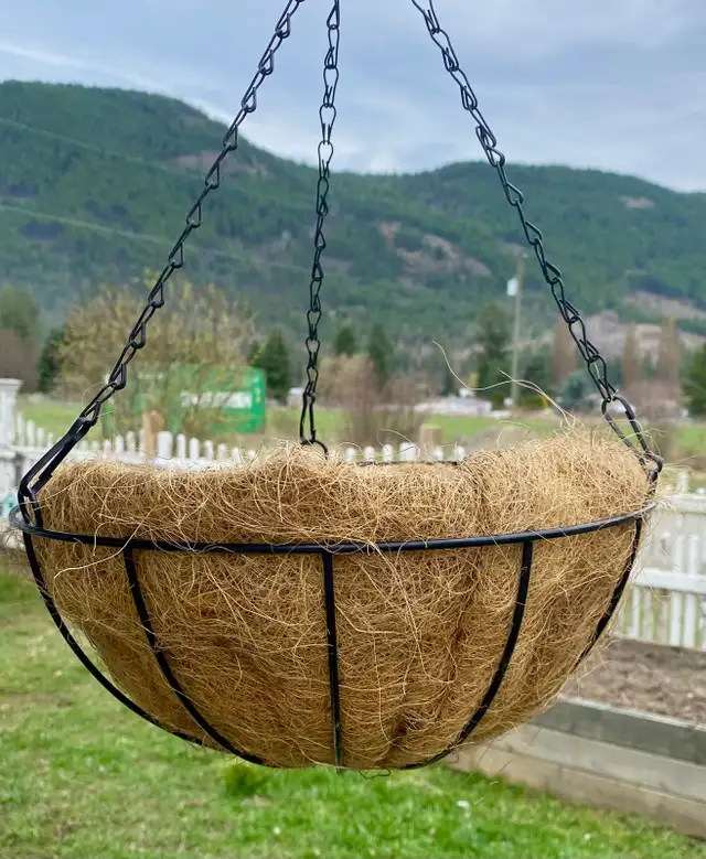 6 Hanging Coco lined Flower Pots