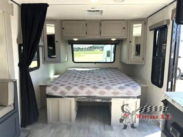 2025 Coachmen RV Apex Ultra-Lite 241BHS - Photo 7