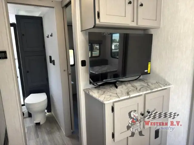 2025 Coachmen RV Apex Ultra-Lite 241BHS - Photo 12