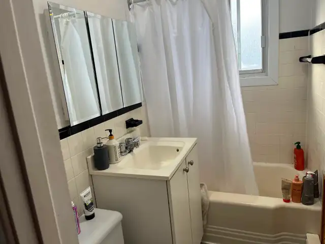 3 1/2 2e étage Ahuntsic Montréal - 1er Juillet - Photo 2