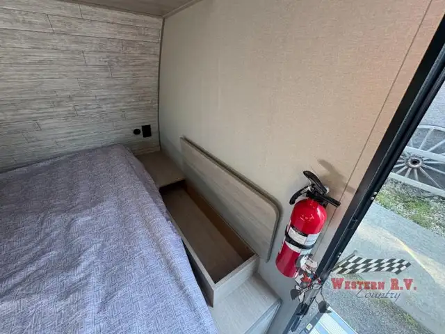 2026 Coachmen RV Catalina Summit Series 7 164BHX - Photo 11