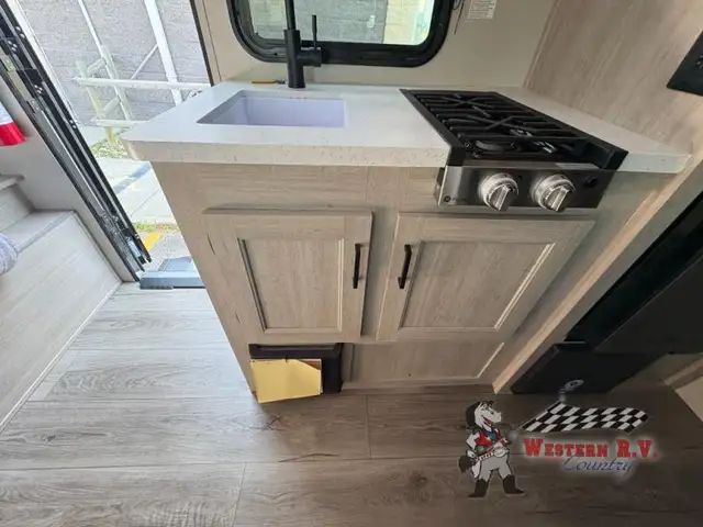 2026 Coachmen RV Catalina Summit Series 7 164BHX - Photo 12