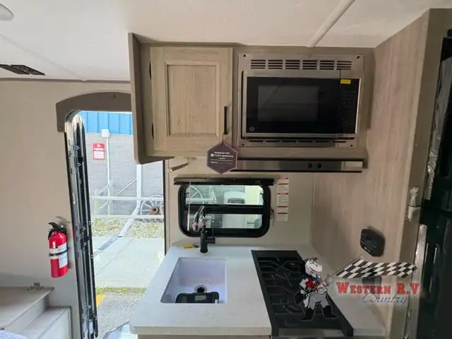 2026 Coachmen RV Catalina Summit Series 7 164BHX - Photo 13