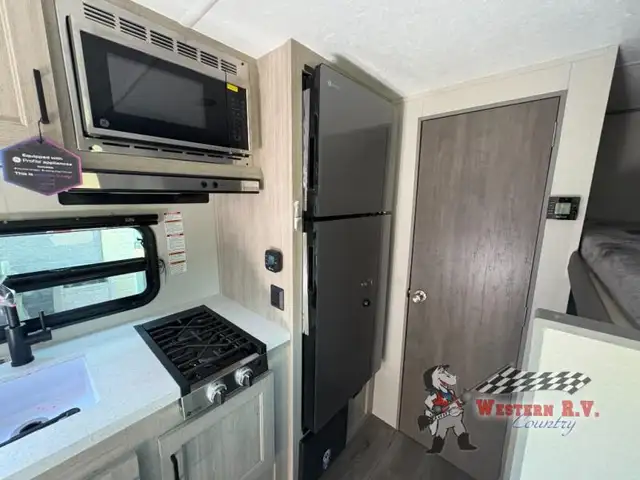 2026 Coachmen RV Catalina Summit Series 7 164BHX - Photo 14