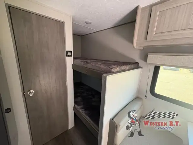 2026 Coachmen RV Catalina Summit Series 7 164BHX - Photo 15