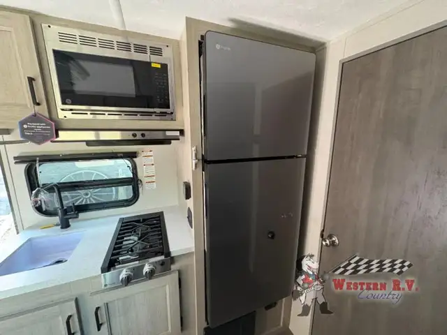 2026 Coachmen RV Catalina Summit Series 7 164BHX - Photo 16