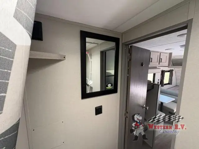 2026 Coachmen RV Catalina Summit Series 7 164BHX - Photo 19