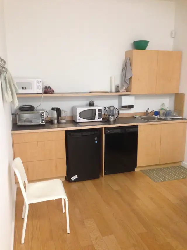 Affordable treatment space ($30) Sundays downtown Nelson - Photo 4