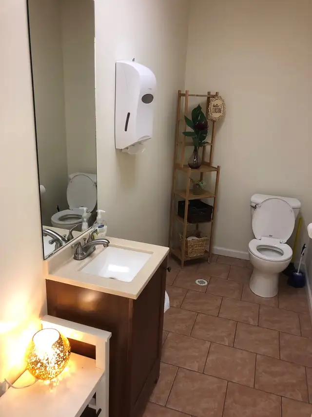 Affordable treatment space ($30) Sundays downtown Nelson - Photo 7