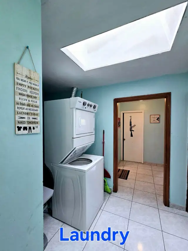 master bedroom with attached washroom - Photo 3