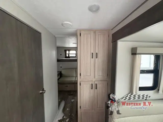 2026 Coachmen RV Catalina Legacy Edition 293QBCK - Photo 10