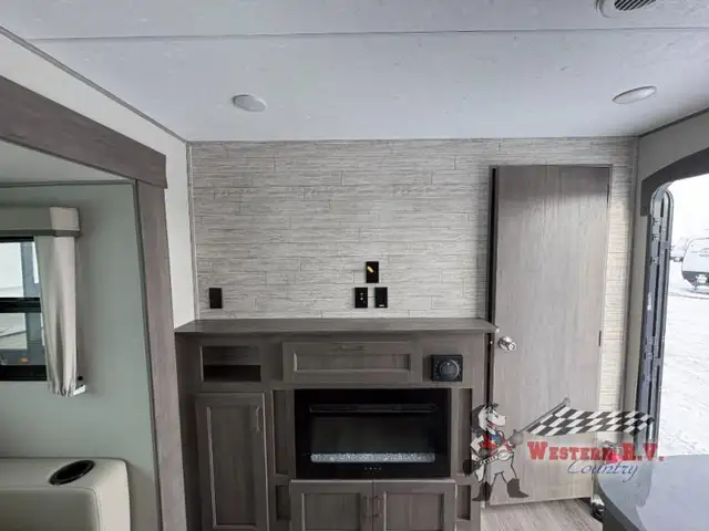 2026 Coachmen RV Catalina Legacy Edition 293QBCK - Photo 18