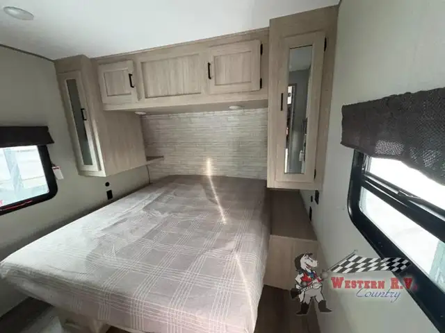 2026 Coachmen RV Catalina Legacy Edition 293QBCK - Photo 19