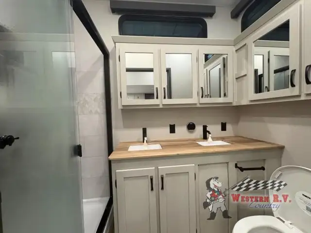 2026 Coachmen RV Chaparral 375BAF - Photo 24