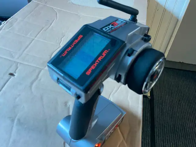 R C Slash 4x4 - Photo 8