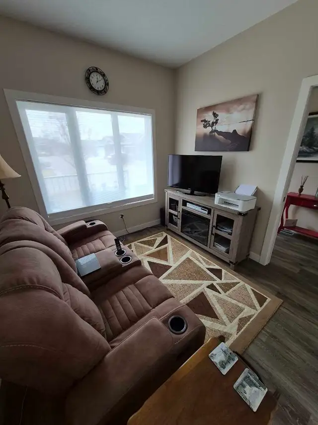 3 bed, 3 bath  Condo - Photo 3