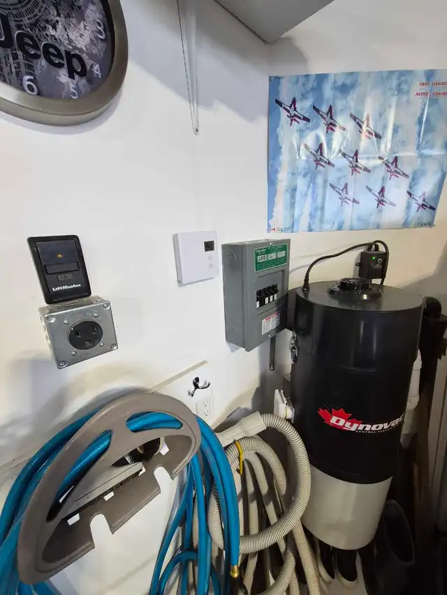 3 bed, 3 bath  Condo - Photo 6