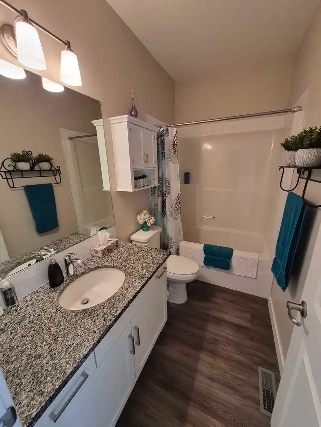 3 bed, 3 bath  Condo - Photo 7