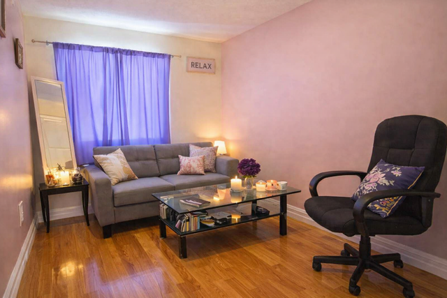 Spacious Large Master Bedroom for 2 People - (St. Clair Midland) - Photo 3